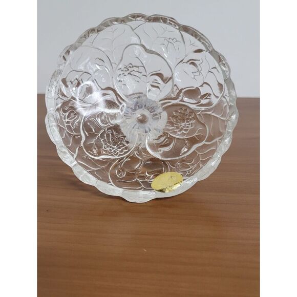 Tiara OPALESCENT WATER LILY PATTERN CANDLESTICK HOLDER PAIR - Picture 5 of 10